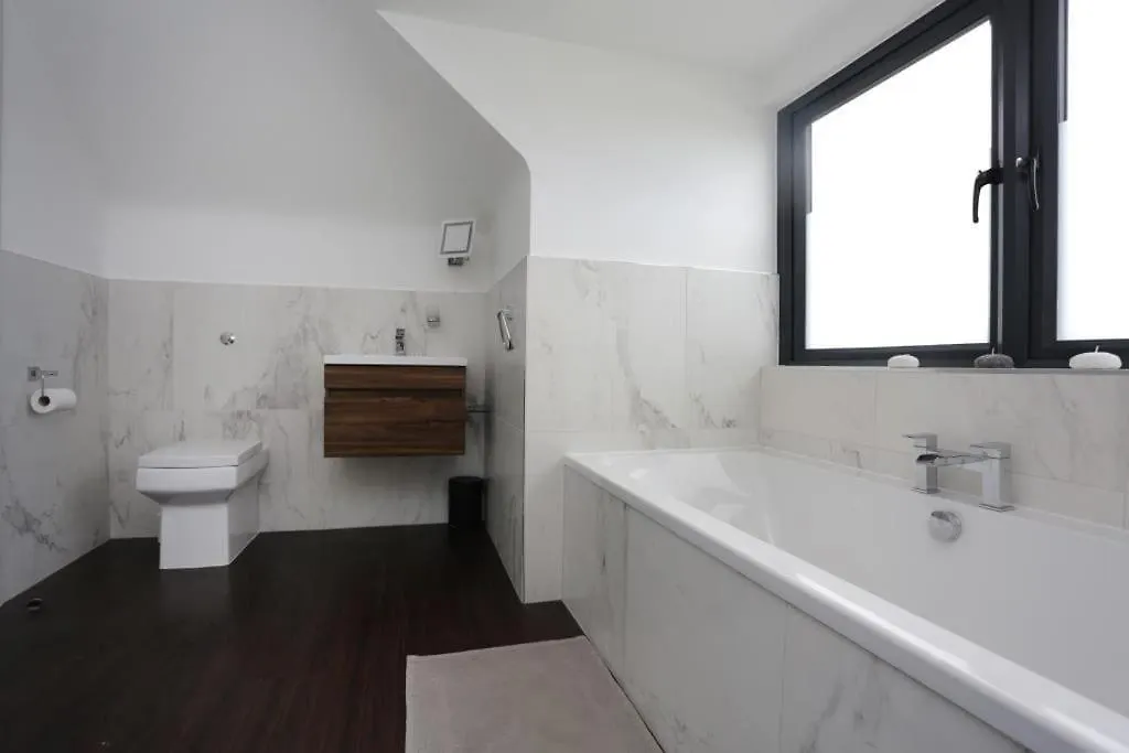 Vila Bournecoast: 3 Bed-Sea Views/Balcony/Garden-Hb6314 Bournemouth Velká Británie