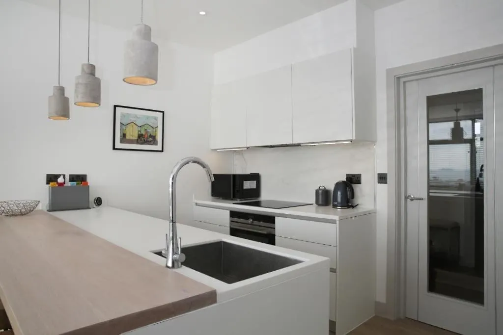 Vila Bournecoast: 3 Bed-Sea Views/Balcony/Garden-Hb6314 Bournemouth
