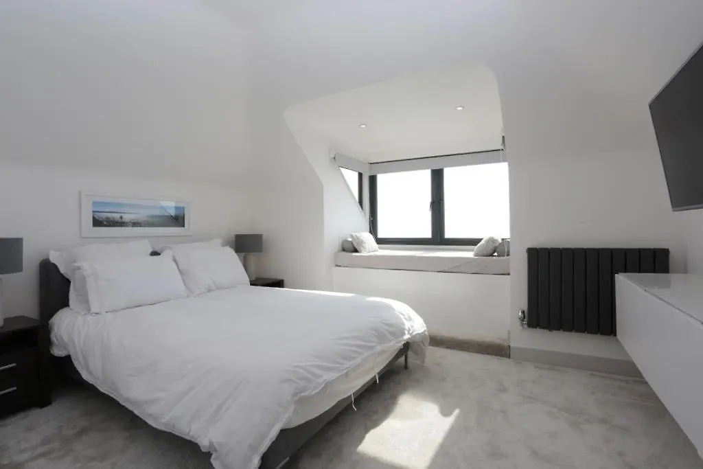 Vila Bournecoast: 3 Bed-Sea Views/Balcony/Garden-Hb6314 Bournemouth