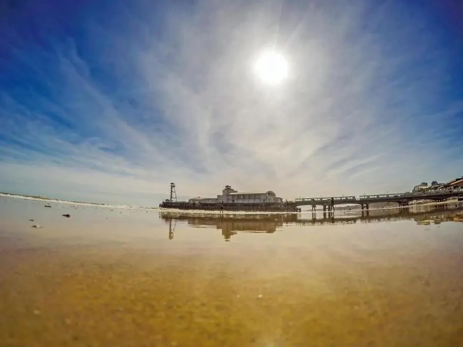 Vila Bournecoast: 3 Bed-Sea Views/Balcony/Garden-Hb6314 Bournemouth