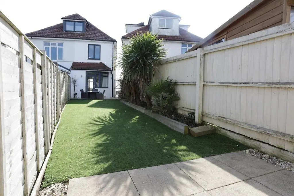 Bournecoast: 3 Bed-Sea Views/Balcony/Garden-Hb6314 Villa Bournemouth 0*,